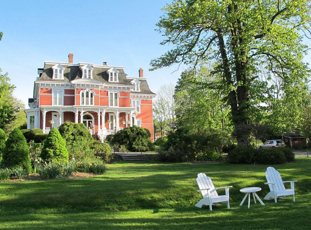 Explore Wolfville, Nova Scotia: A Blend of Scenic Beauty and Cultural Riches